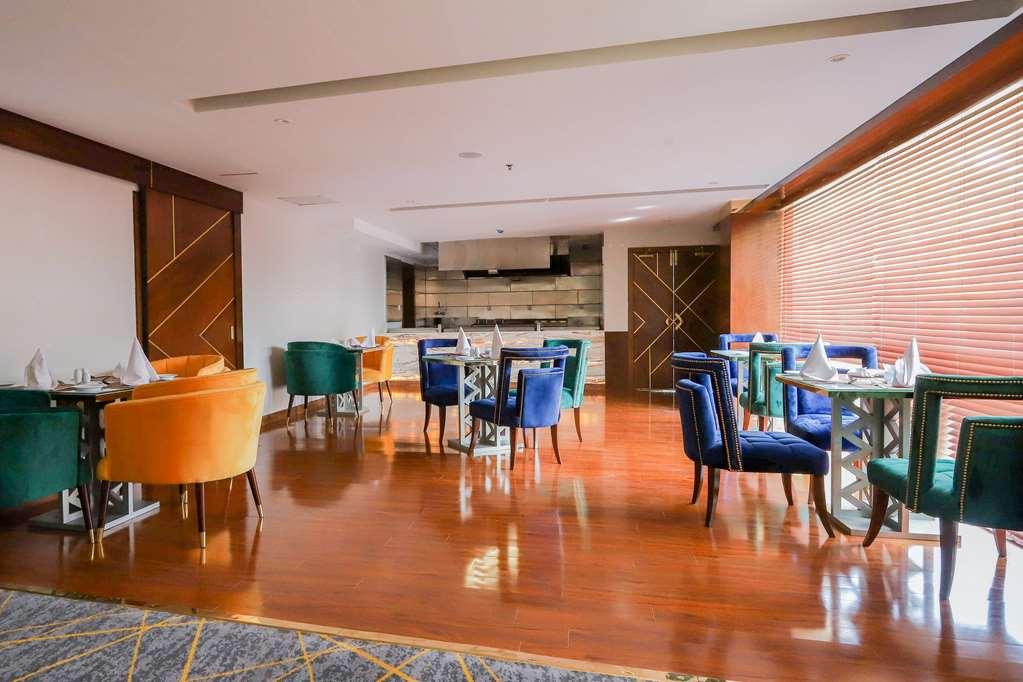 فندق Best Western Premier اسلام اباد المطعم الصورة